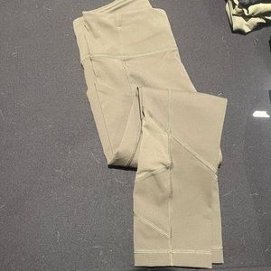 Army / Sage Green Pocket Crop leggings